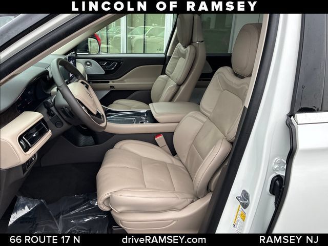 Used 2024 Lincoln Aviator Reserve w/ Equipment Group 201A AWD/4WD image 11