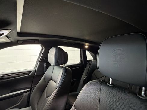 Used 2025 Porsche Macan image 26