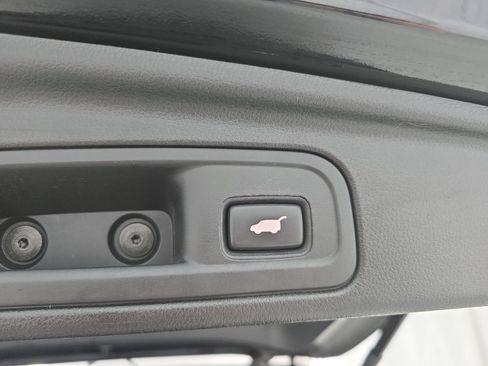 Used 2016 Honda Pilot Touring image 14