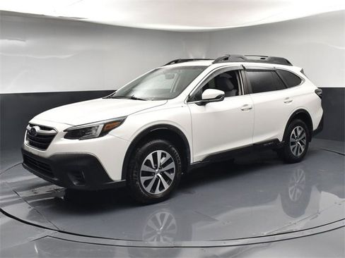 Used 2020 Subaru Outback Premium image 4