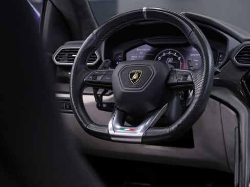 Used 2022 Lamborghini Urus AWD/4WD image 65