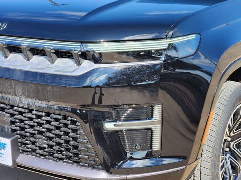 New 2026 Jeep Grand Wagoneer 4WD image 5