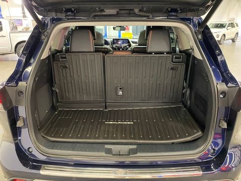 Used 2022 Toyota Highlander Platinum image 44