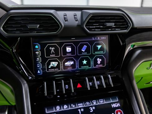 Used 2022 Lamborghini Urus image 42