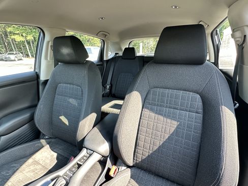 Used 2023 Honda HR-V LX image 7