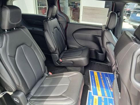 New 2026 Chrysler Pacifica Select AWD/4WD image 25