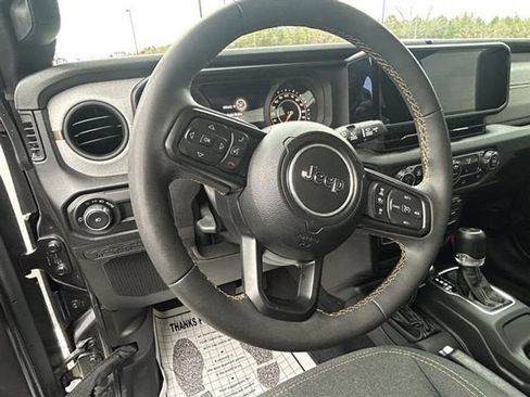 Used 2024 Jeep Wrangler Sport S image 12