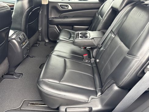 Used 2015 Nissan Pathfinder SL FWD image 18