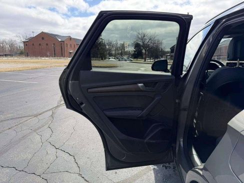 Certified 2025 Audi Q5 e Premium Plus w/ Premium Plus Package image 21