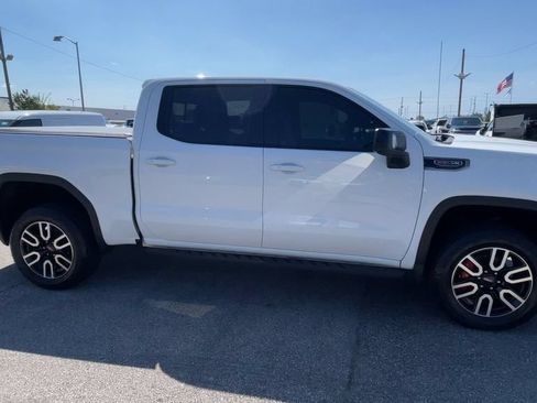 Used 2022 GMC Sierra 1500 AT4 w/ AT4 Premium Package AWD/4WD image 3