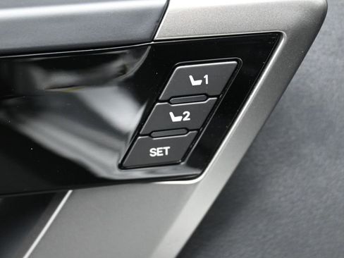 Used 2024 Toyota Tundra Limited image 12