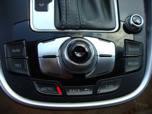 Used 2017 Audi Q5 2.0T Premium w/ Audi MMI Navigation Plus image 39