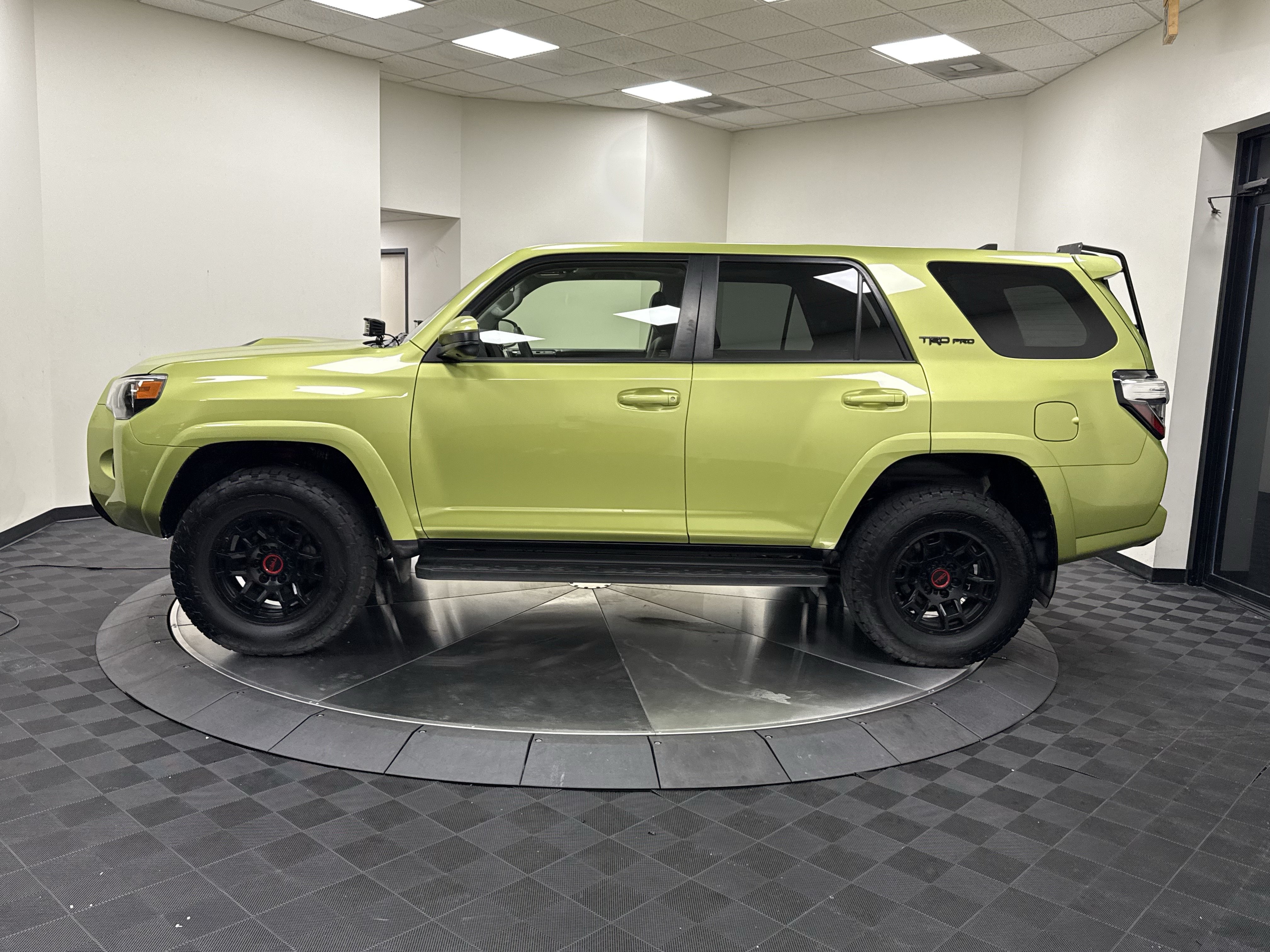 Used 2022 Toyota 4Runner TRD Pro AWD/4WD image 4