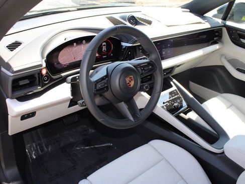 New 2024 Porsche Macan 4 Electric image 4