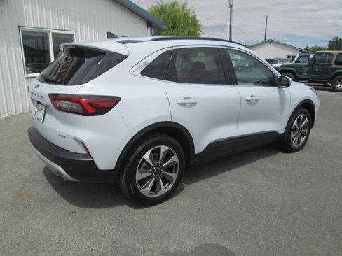 Used 2025 Ford Escape Platinum AWD/4WD image 6