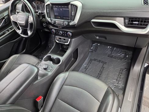 Used 2024 GMC Terrain SLT FWD image 16