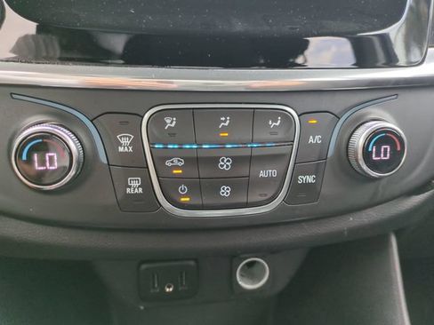 Used 2020 Chevrolet Traverse LS FWD image 27