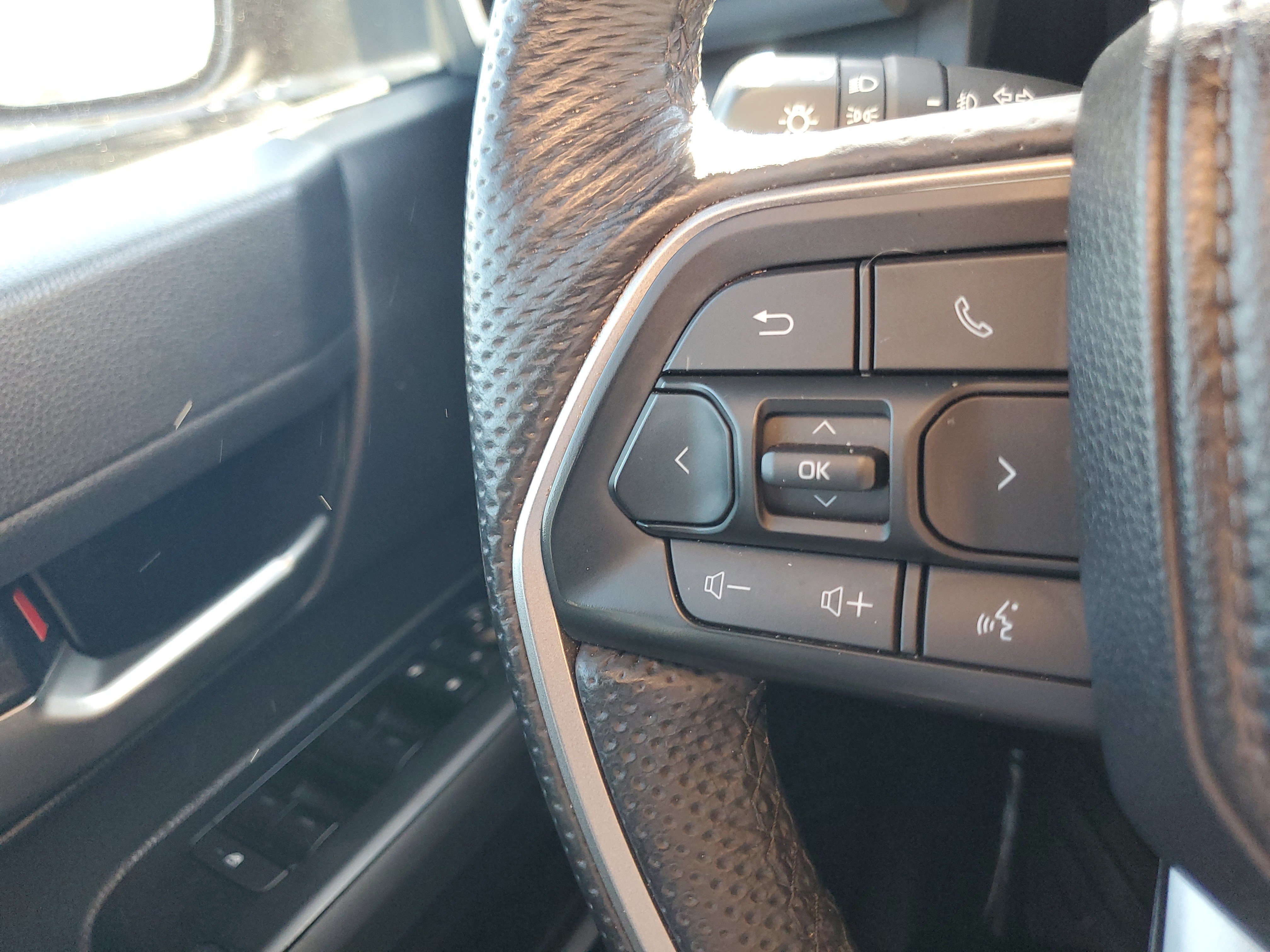 Used 2024 Toyota Tacoma TRD Off-Road w/ TRD Off Road Premium Package AWD/4WD image 22