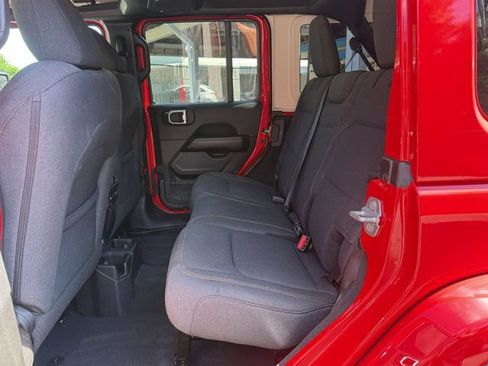 Used 2026 Jeep Wrangler Unlimited Sahara AWD/4WD image 13