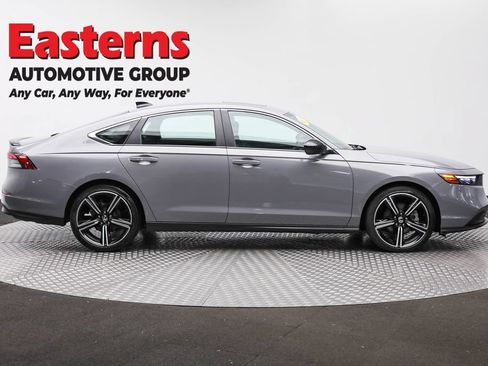 Used 2025 Honda Accord Sport image 4