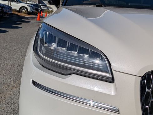 Certified 2022 Lincoln Aviator Reserve w/ Equipment Group 201A image 12