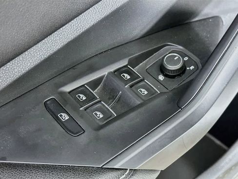 Used 2025 Volkswagen Jetta Sport FWD image 26
