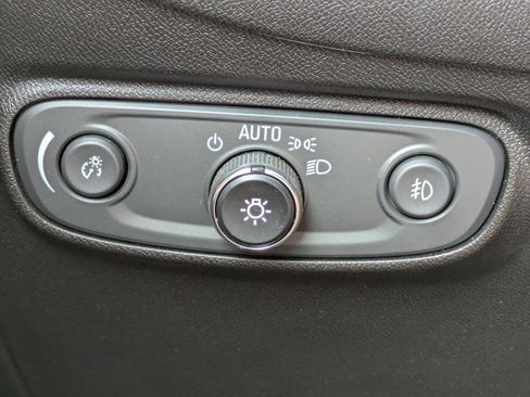Used 2019 Chevrolet Equinox Premier FWD image 21