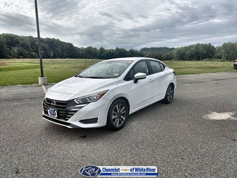 Used 2024 Nissan Versa SV FWD image 1