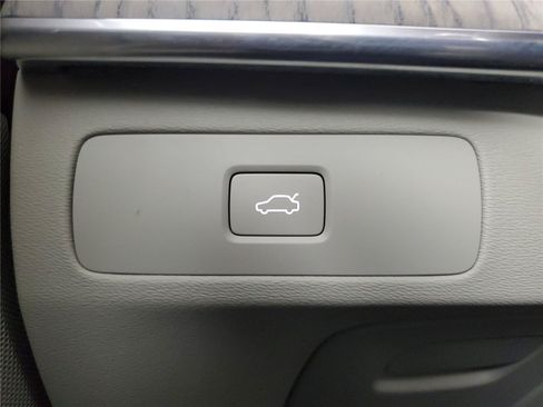 Certified 2023 Volvo XC90 B6 Core w/ Protection Package Premier AWD/4WD image 35
