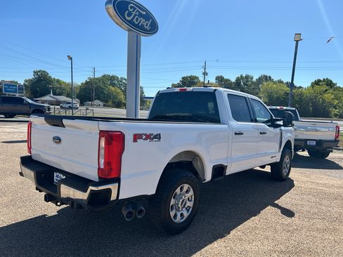 Used 2024 Ford F250 XLT w/ FX4 Off-Road Package AWD/4WD image 4