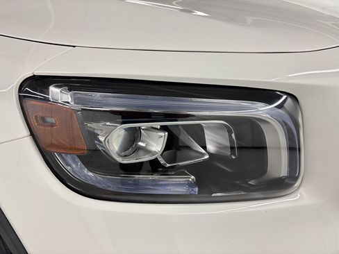 Certified 2022 Mercedes-Benz GLB 250 image 11