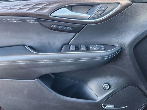 Used 2022 Buick Envision Avenir w/ Technology Package II image 17