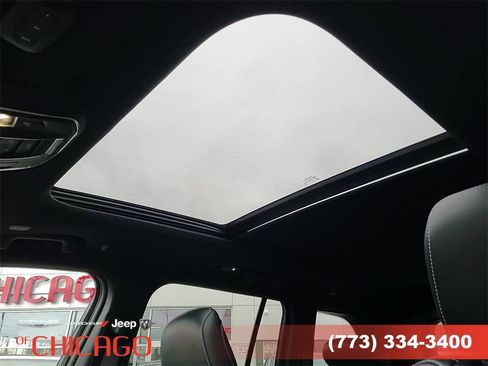 Certified 2025 Jeep Grand Cherokee Limited w/ Black Appearance Package image 24