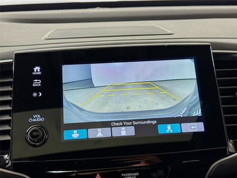 Used 2021 Honda Pilot Touring image 6