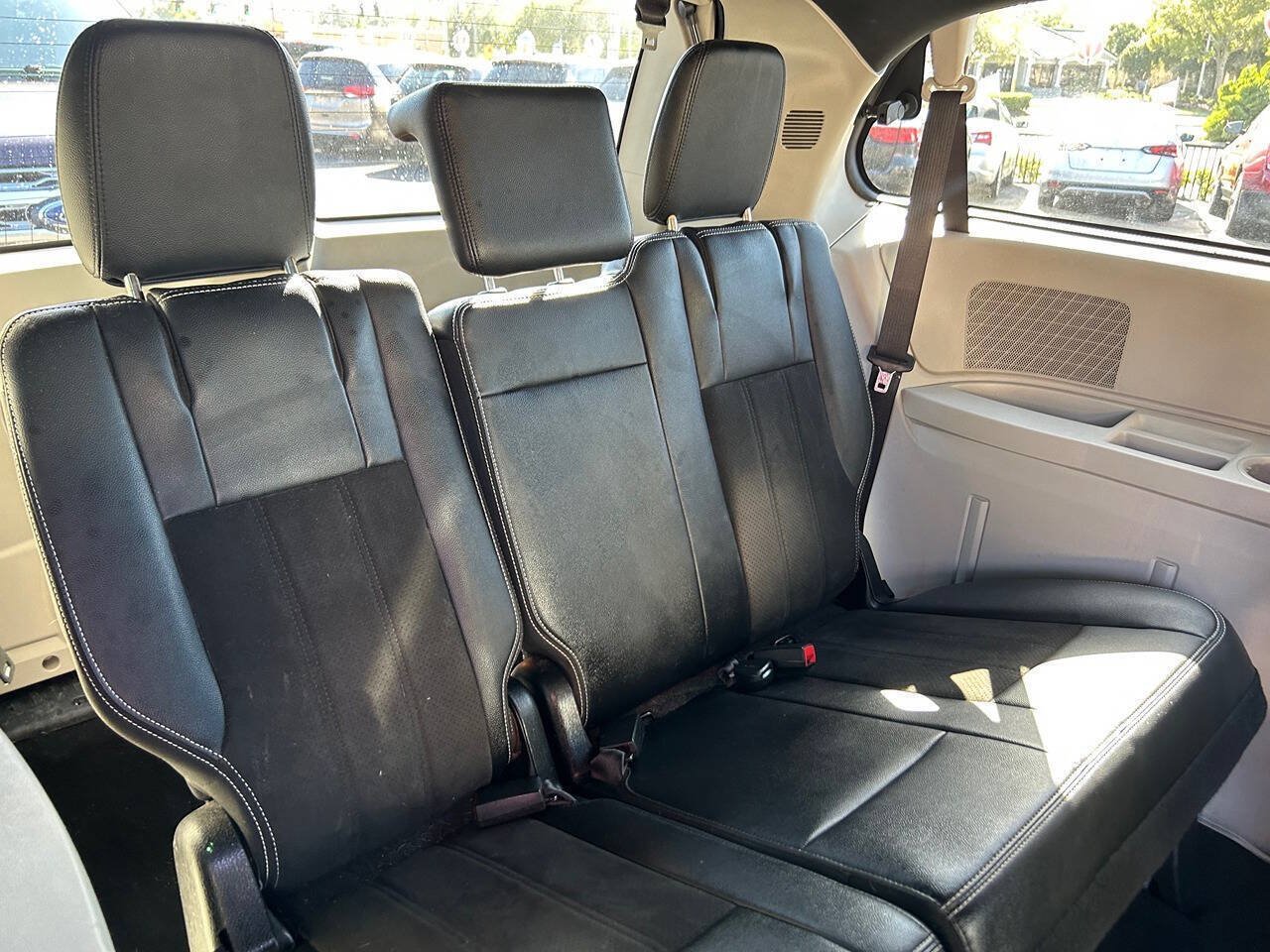 Used 2019 Dodge Grand Caravan SXT FWD image 13
