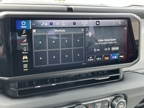 Used 2025 Jeep Wrangler Unlimited Sahara w/ Safety Group image 25