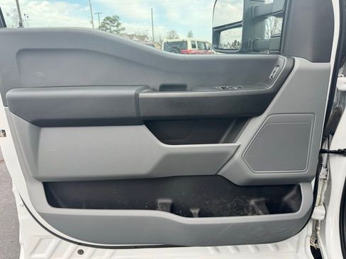 Used 2023 Ford F350 XL w/ XL Chrome Package image 2