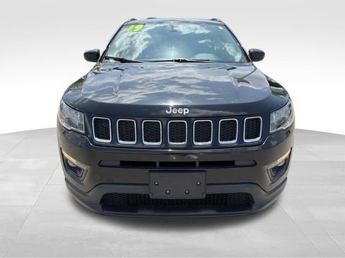 Used 2019 Jeep Compass Latitude w/ Popular Equipment Group AWD/4WD image 2