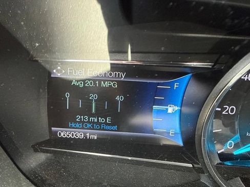 Used 2019 Ford Explorer XLT w/ Equipment Group 202A AWD/4WD image 9
