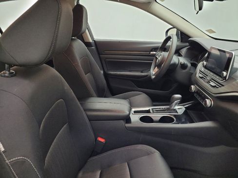 Used 2024 Nissan Altima 2.5 SV image 21