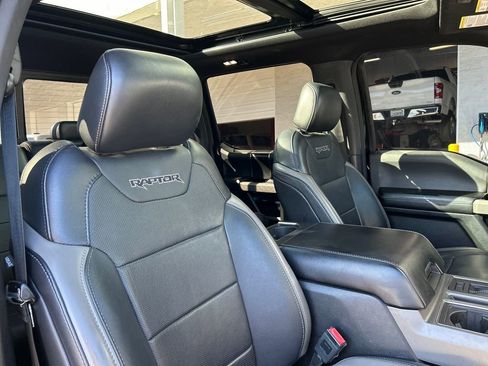 Used 2018 Ford F150 Raptor w/ Equipment Group 802A Luxury image 14