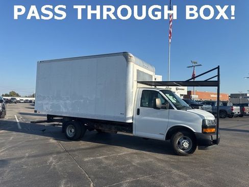 Used 2018 Chevrolet Express 3500 image 4