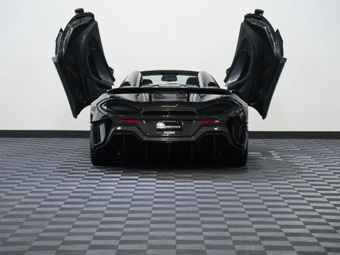 Used 2020 McLaren 600LT Spider RWD image 28