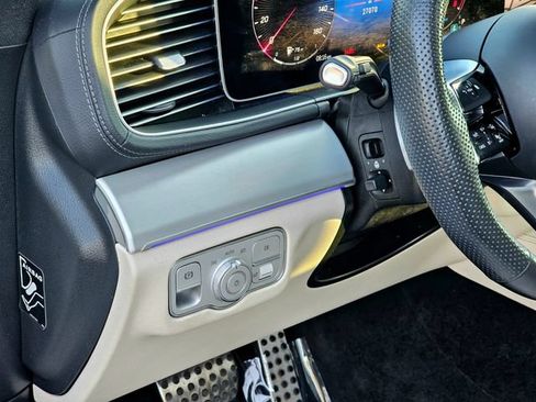 Certified 2024 Mercedes-Benz GLS 450 4MATIC image 17