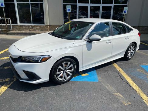 Used 2022 Honda Civic LX image 2