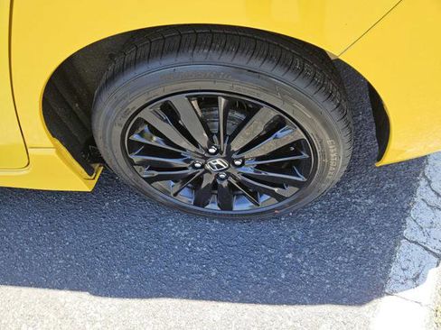 Used 2018 Honda Fit Sport image 11