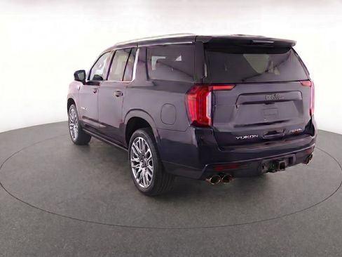 Used 2023 GMC Yukon XL Denali Ultimate w/ LPO, Floor Liner Package AWD/4WD image 5