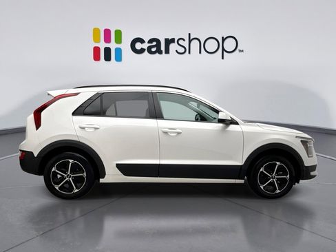 Used 2023 Kia Niro LX image 6