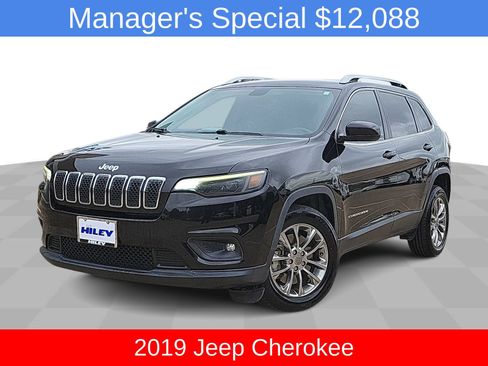 Used 2019 Jeep Cherokee Latitude Plus w/ Comfort/Convenience Group FWD image 1