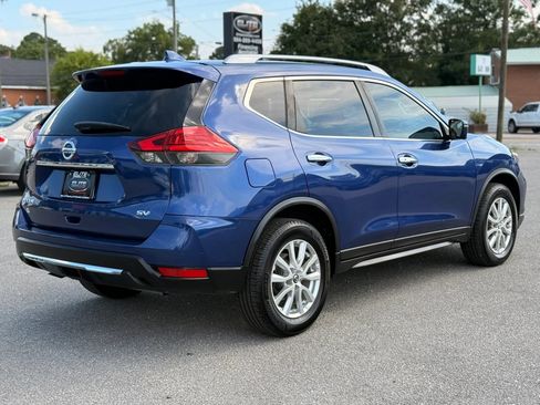 Used 2017 Nissan Rogue SV w/ SV Premium Package FWD image 8